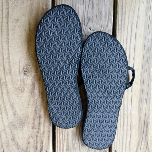 Teva Sandals Olowahu Thong Straps Flats 6840 Black slip ons women's size 10 - Picture 10 of 11